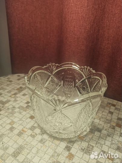 Хрустальная вазочка
