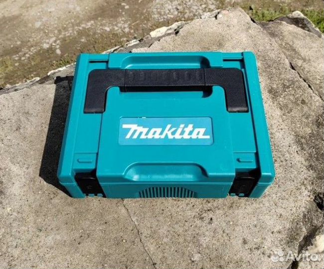 Гайковерт бесщеточный Makita