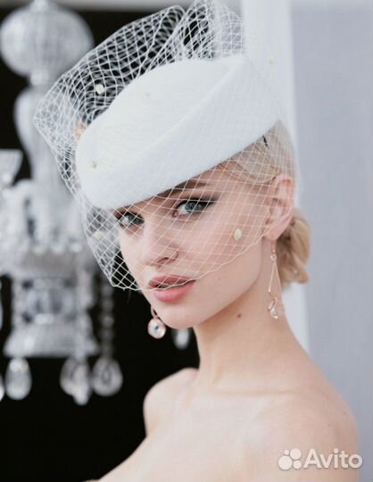 Шляпа женская белая,с вуалью