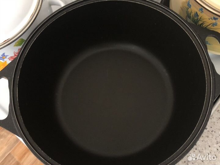 Набор кастрюль и сковородок