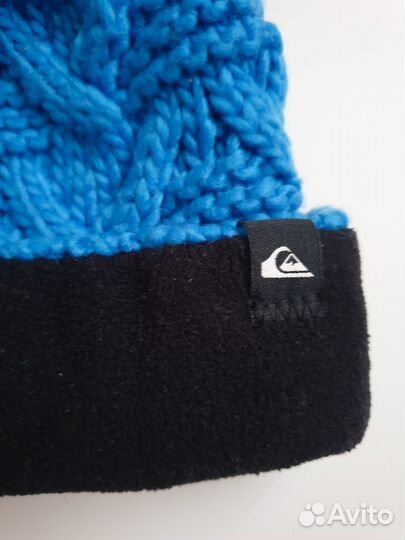 Шапка вязаная с помпоном