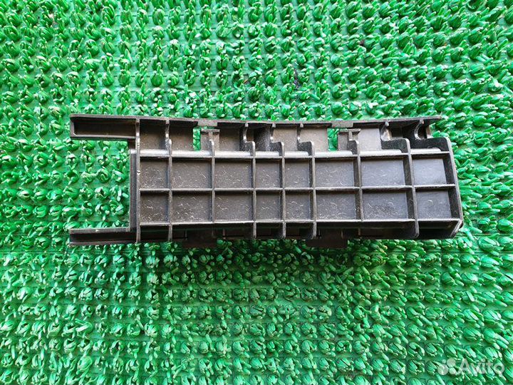 Кронштейн лев. зад. Infiniti, Nissan QX56,QX80, Pa