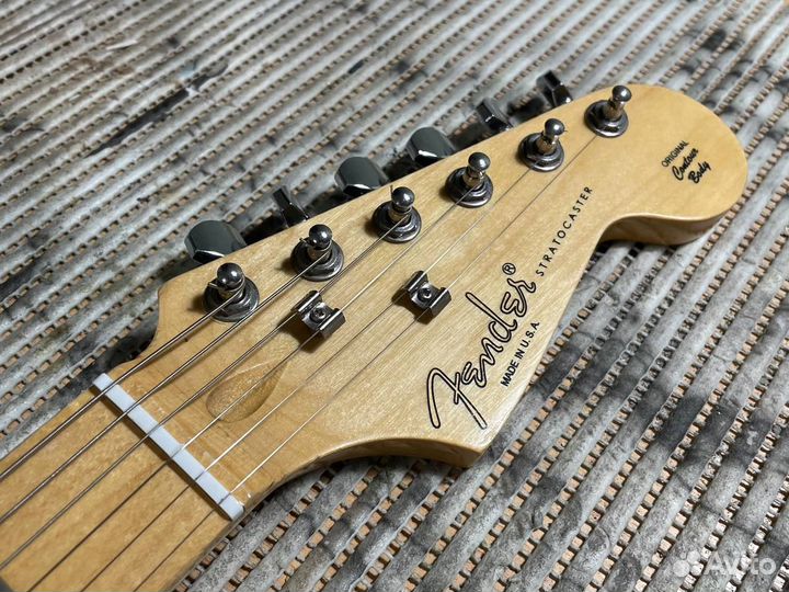 Электрогитара Fender Stratocaster