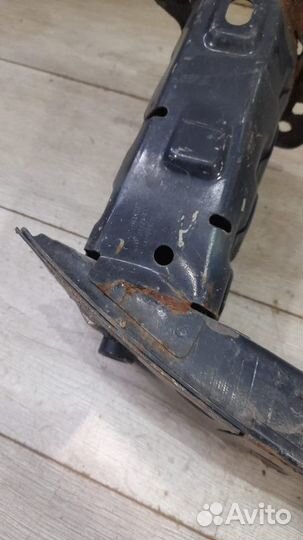 Усилитель переднего бампера Ford Focus 2