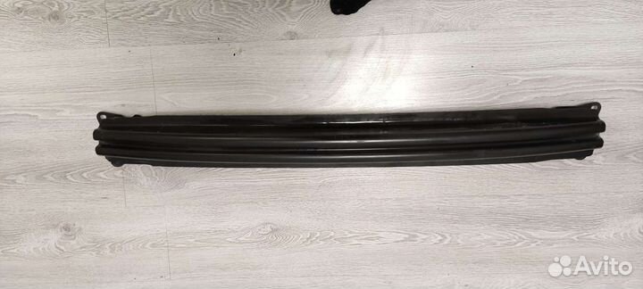 Усилитель бампера golf plus 2011