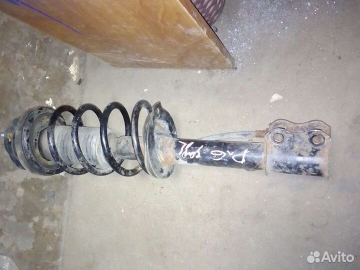 Задняя левая стойка Деу Джентра 2014г