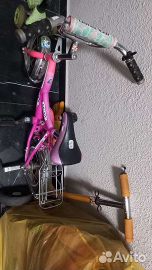 Детский велосипед и самокат