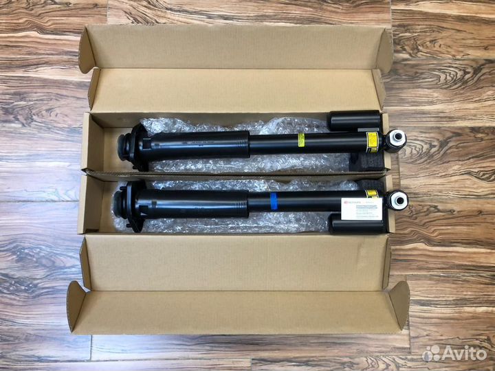 Левый задний амортизатор Range Rover L322 с VDS