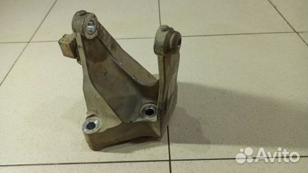 Кронштейн двигателя Акура