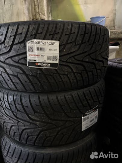 Hankook Ventus ST RH06 285/35 R22 102W