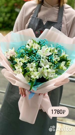 Милый букет из роз, и гвоздик, и гортензии Букетио