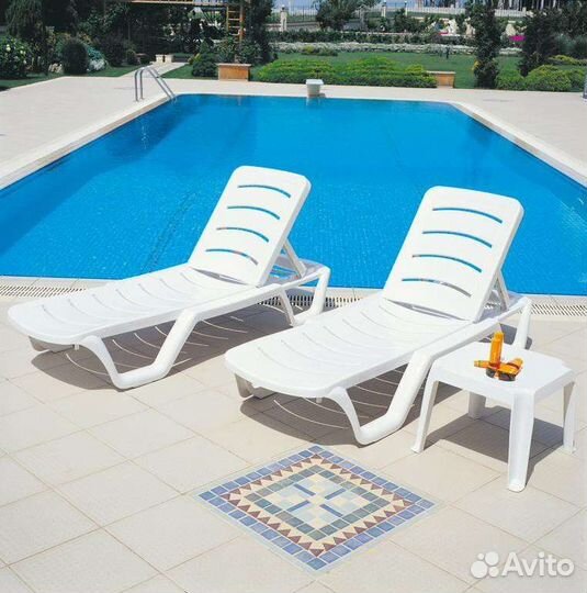 Шезлонг лежак пластиковый