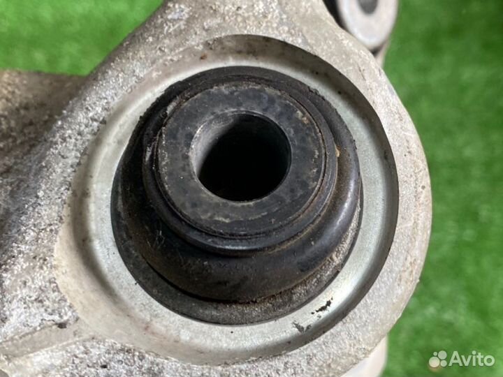 Кулак задний правый Mercedes-Benz E-Class W213