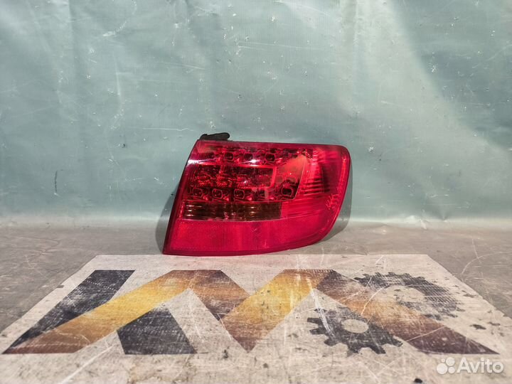 Ауди A6 C6 Универсал 2005- Фонарь правый наружный