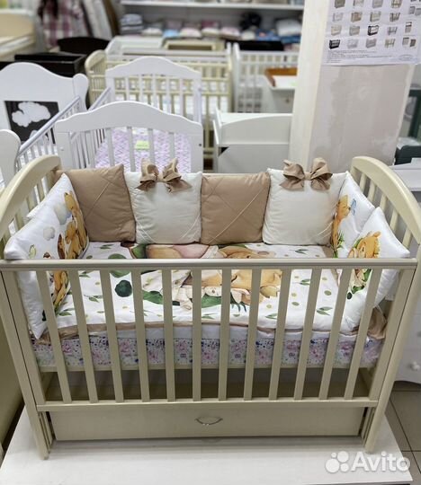 Детская кроватка с матрасом