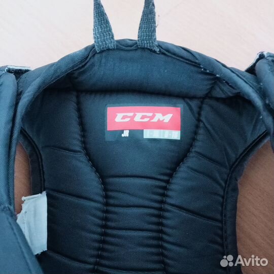 Продам вратарский нагрудник