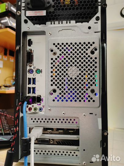 Игровой компьютер с монитором