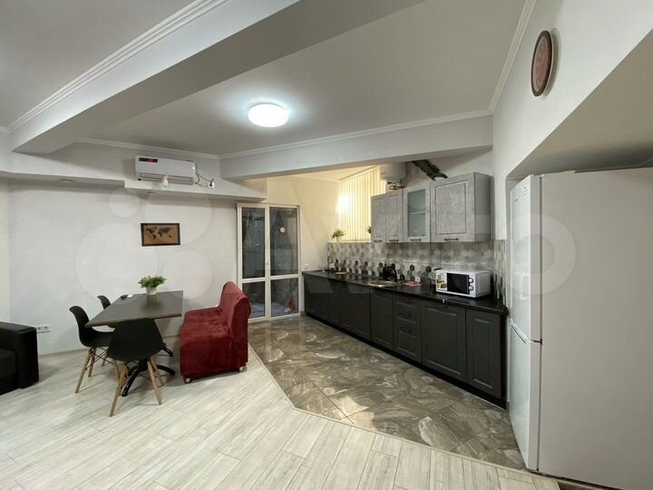 2-к. квартира, 72 м², 1/2 эт.