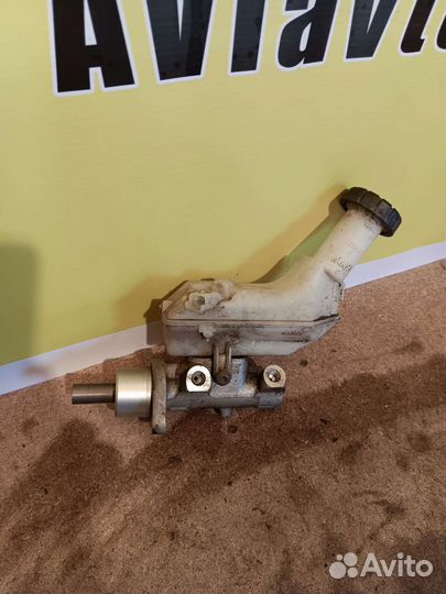 Главный тормозной цилиндр Nissan Note E11