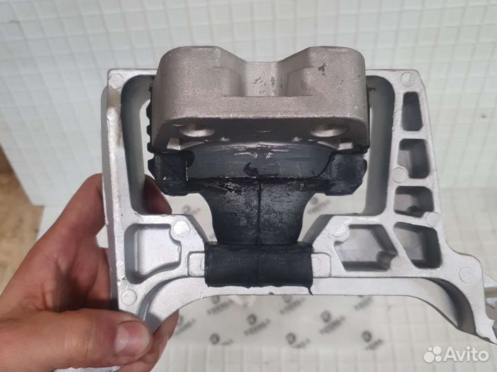 Опора двигателя правая ford focus 2 1.6