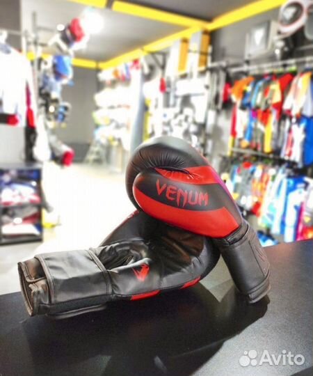 Боксёрский перчатки красные venom