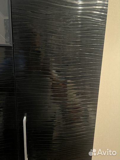 Продаеться шкаф с двумя полками