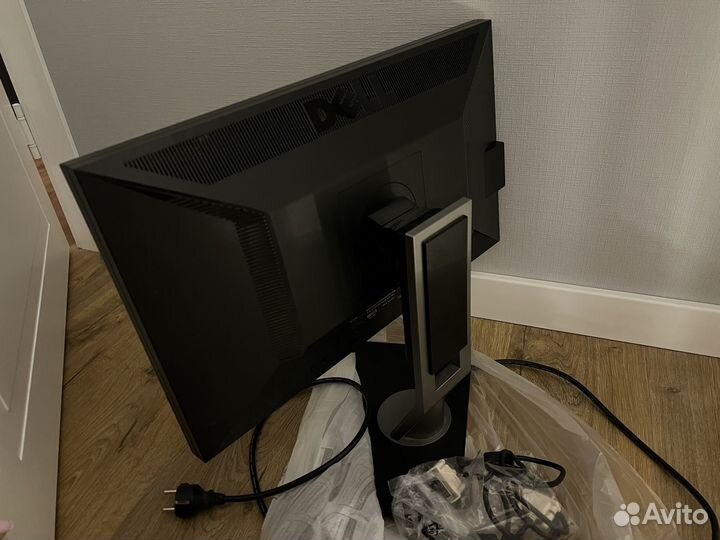 Монитор dell