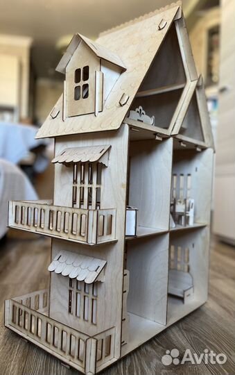 Кукольный домик с мебелью