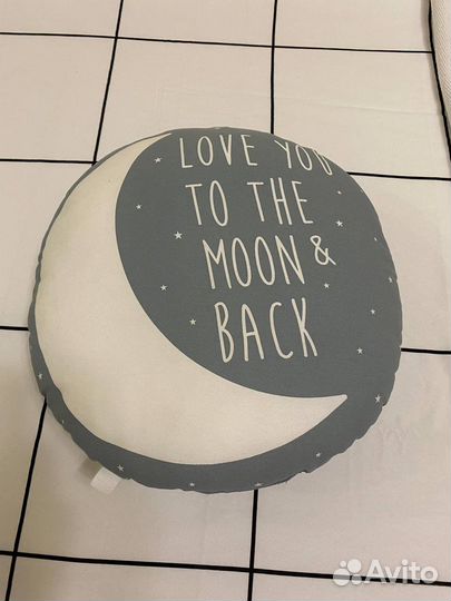 Коврик и подушка H&M