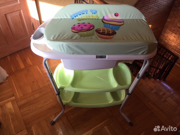 Пеленальный столик Neonato с ванночкой