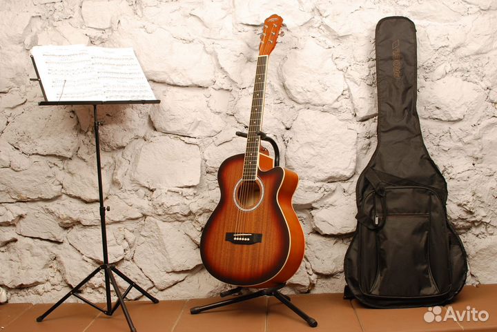 Акустическая гитара (Аксессуар в подарок)