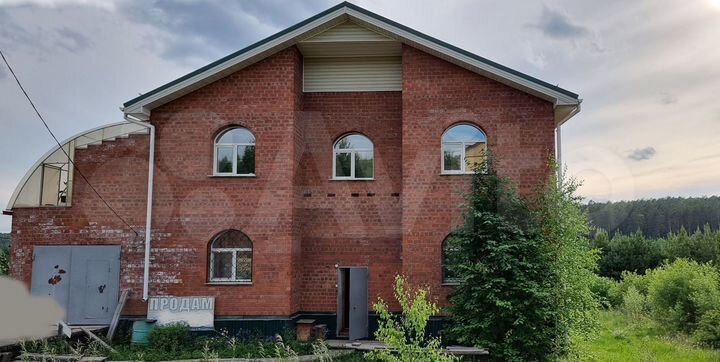 Коттедж 381,5 м² на участке 15 сот.