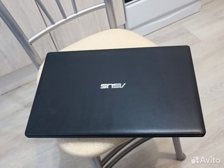 Ноутбук Asus / Celeron N2830 / 4GB / 320GB