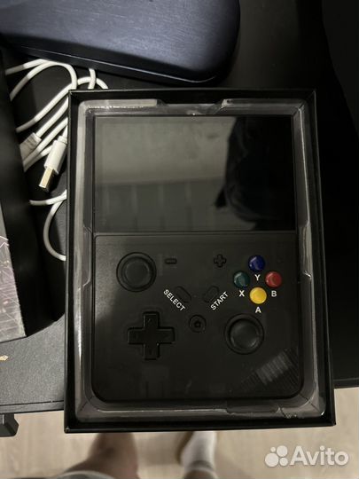 Игровая консоль