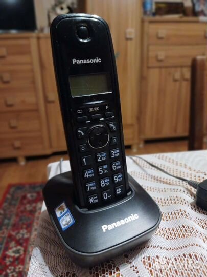 Panasonic dect KX-TG1611RUH телефон