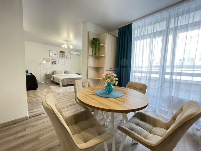 2-к. квартира, 56 м², 1/4 эт.