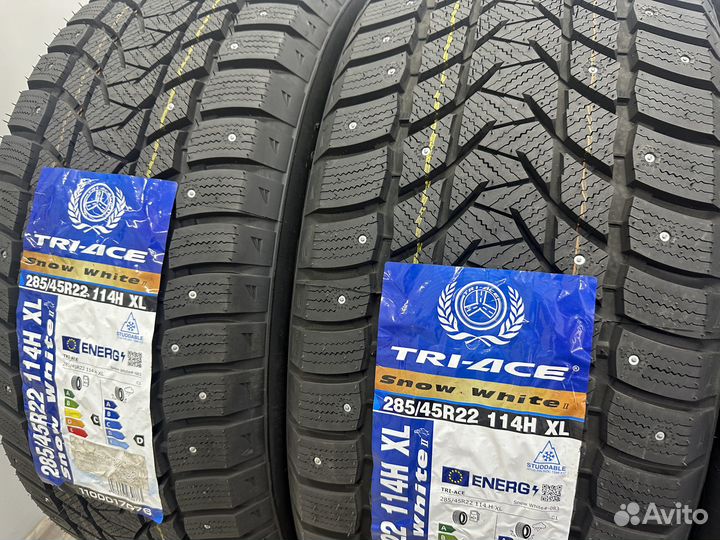 Tri Ace Snow White II Stud 285/45 R22 114H