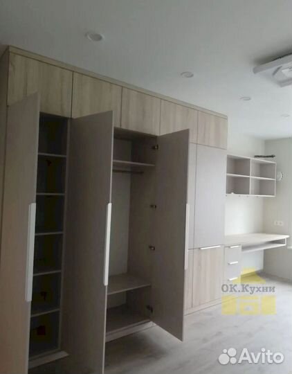 Распашной шкаф