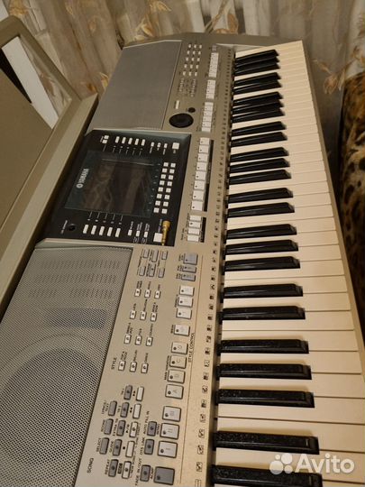 Профессиональный синтезатор yamaha psr s710