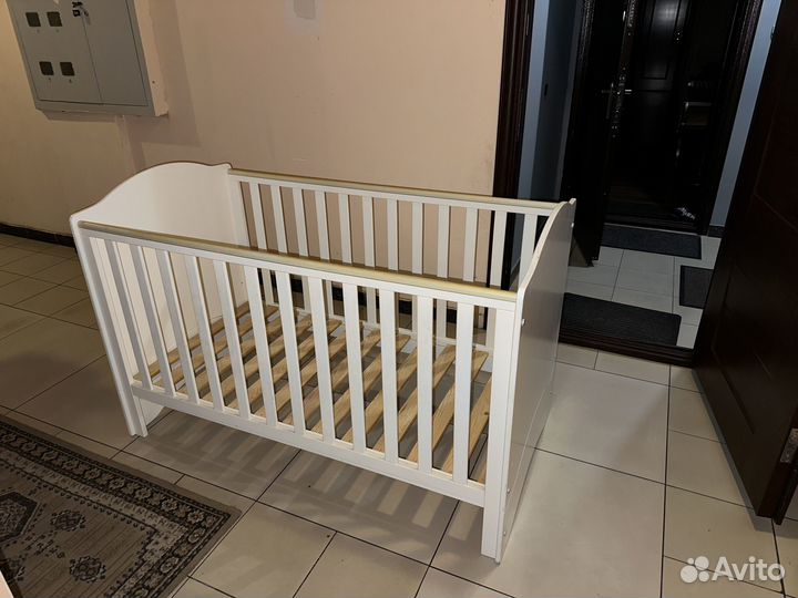 Детская кроватка