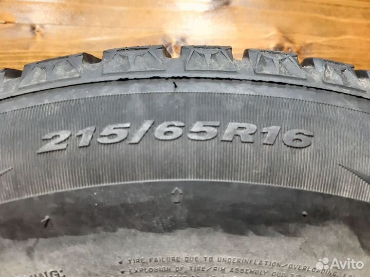 Roadstone Winguard Spike 215/65 R16