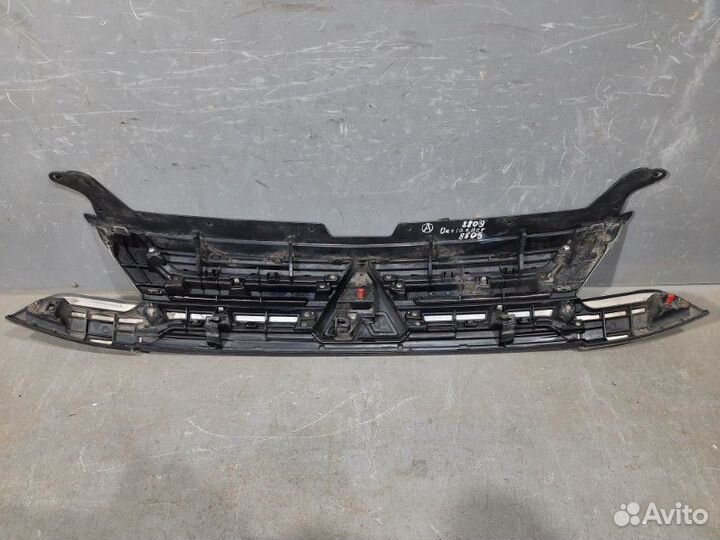 Решетка радиатора Mitsubishi Outlander GF