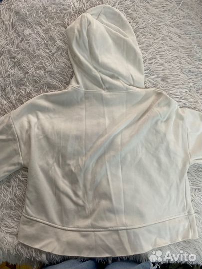 Белый свитшот с принтом