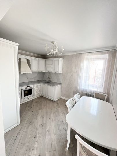 4-к. квартира, 110 м², 9/9 эт.