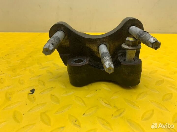 Кронштейн двс правый Ford Transit 8 FCD 310M