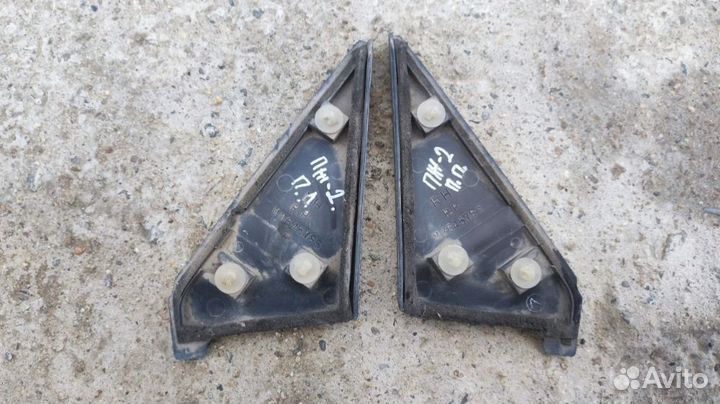 Уголок двери Mitsubishi Pajero