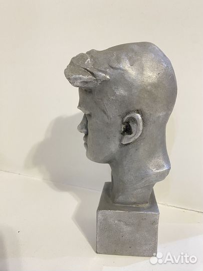 Бюст Маяковского. Силумин. 16 см.клеймо