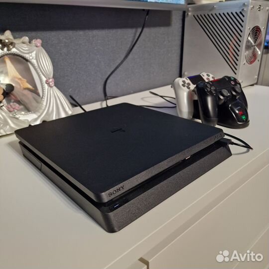 Ps4 slim 1TB / 12 Игр 2 джойстика с док.станцией