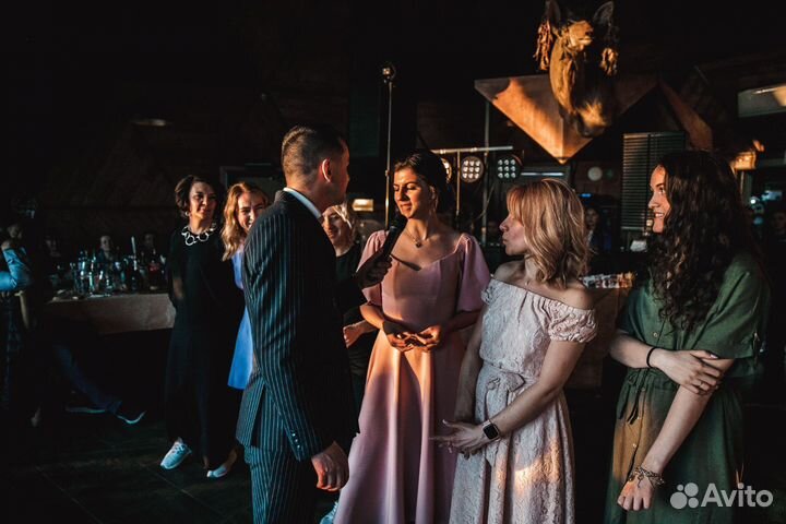 Платье вечернее с открытыми плечами