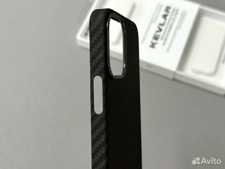 Чехол на iPhone 12 Карбоновый